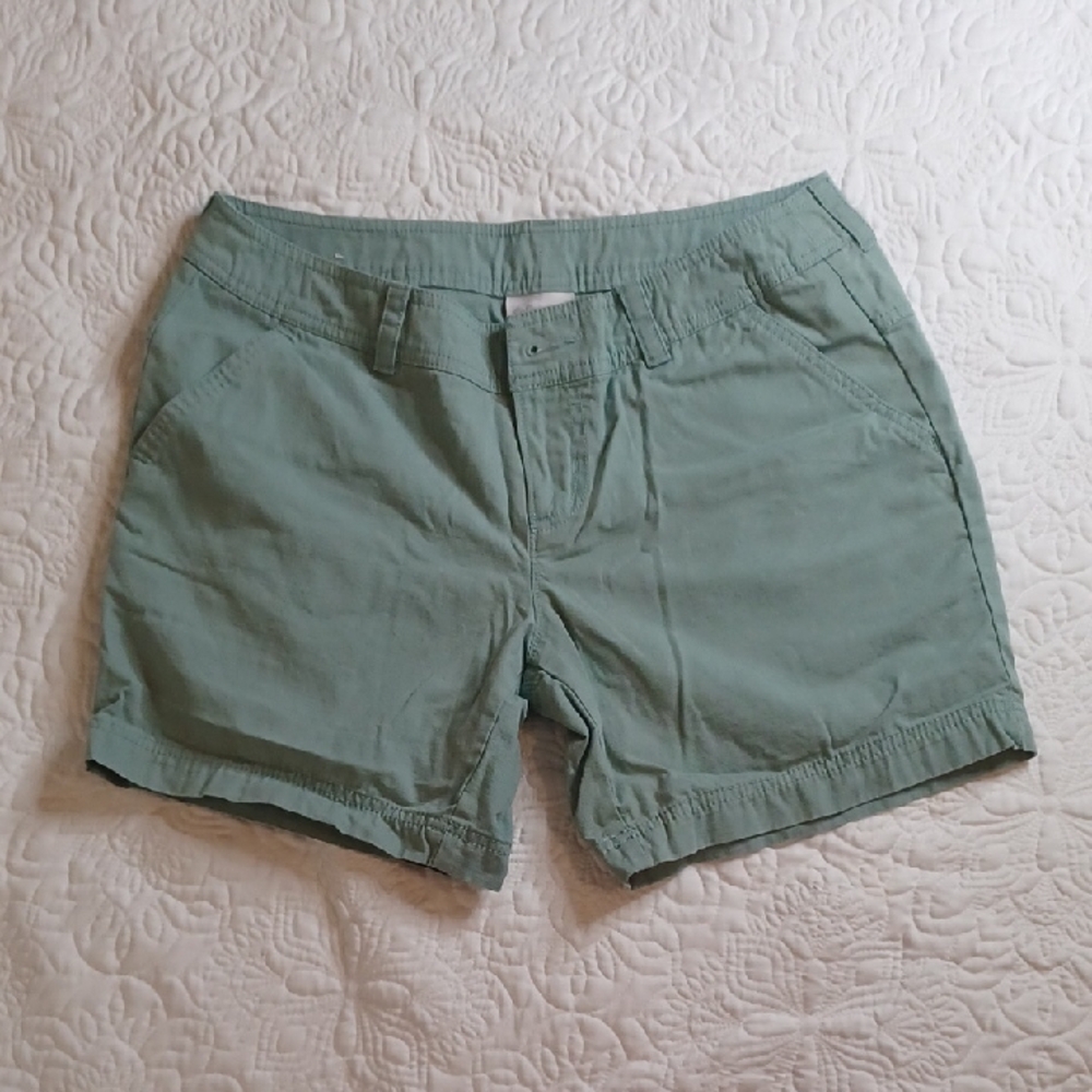 Columbia Women's Light Green Shorts